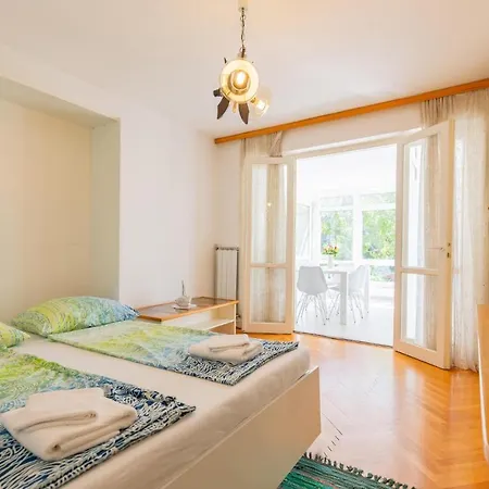 Beautiful Apartment In Lucija