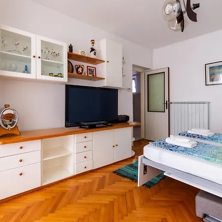 Beautiful Apartment In Lucija Lägenhet