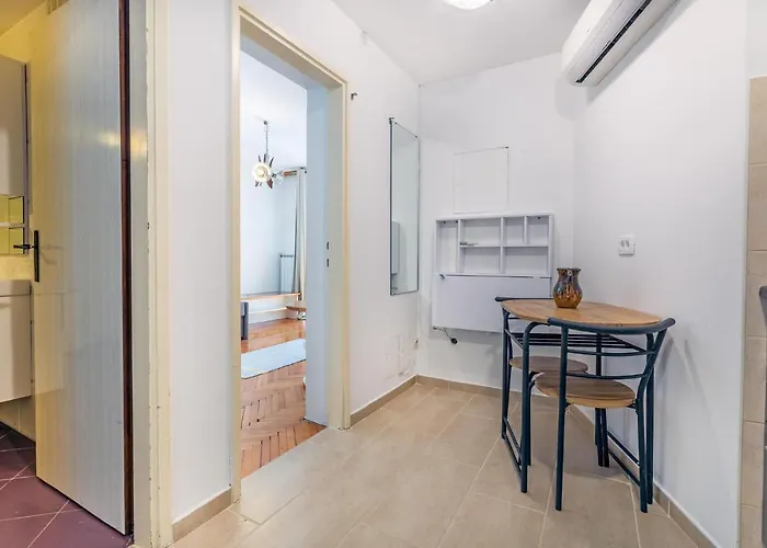 1 Bedroom In * Lucija